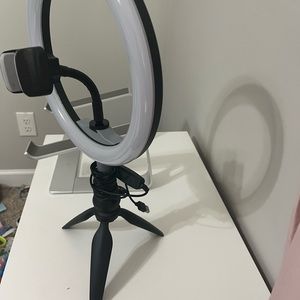 UBeesize light and tripod